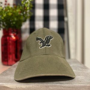 Excellent Condition American Eagle Nu-Fit Men’s Green w/Navy Blue AE Logo